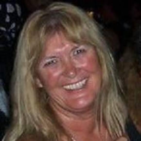 Meet your Posher, Deb - Picture 1 of 1